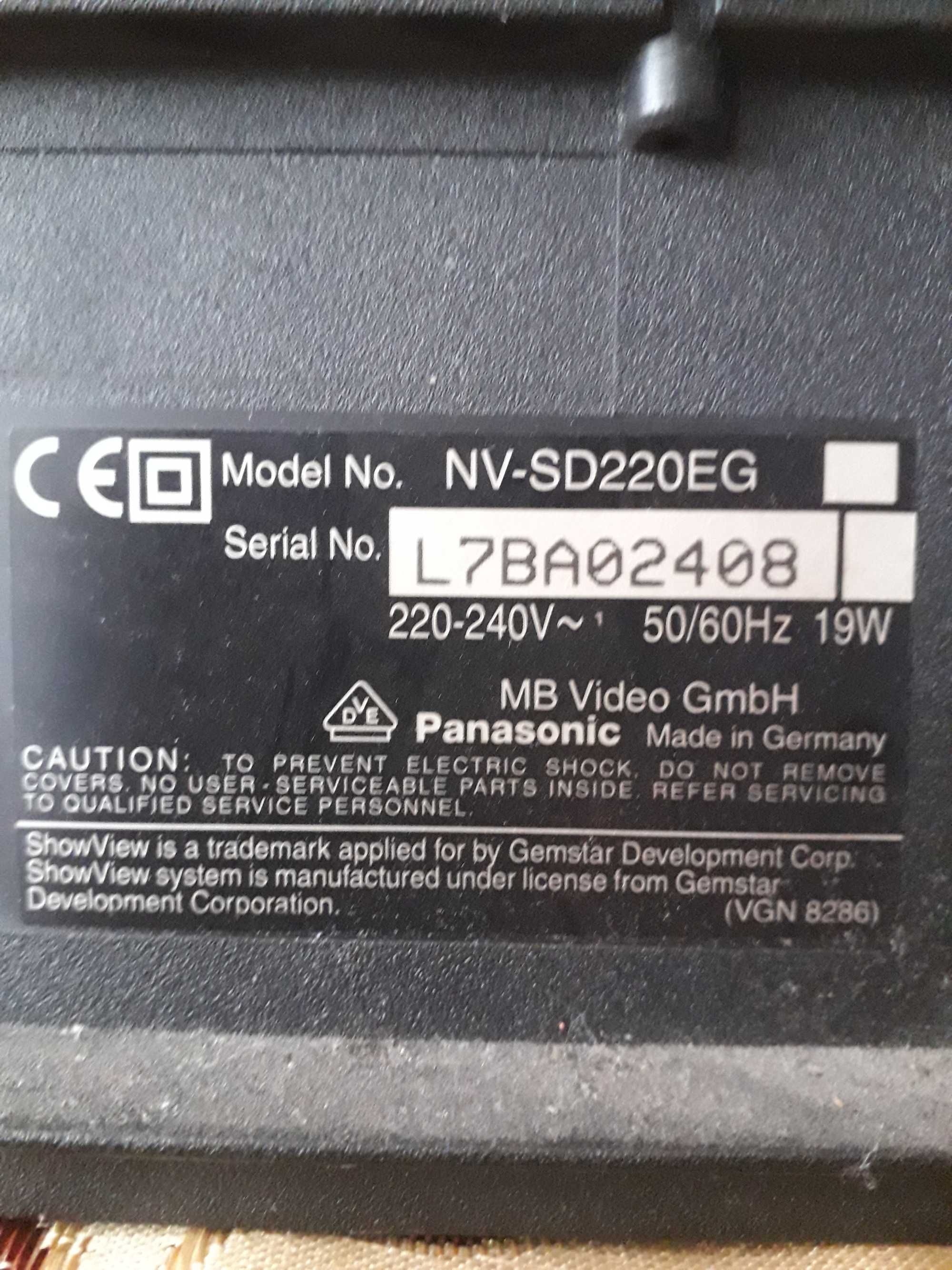 Видеомагнитофон Panasonic NV-SD220 . Б/у.