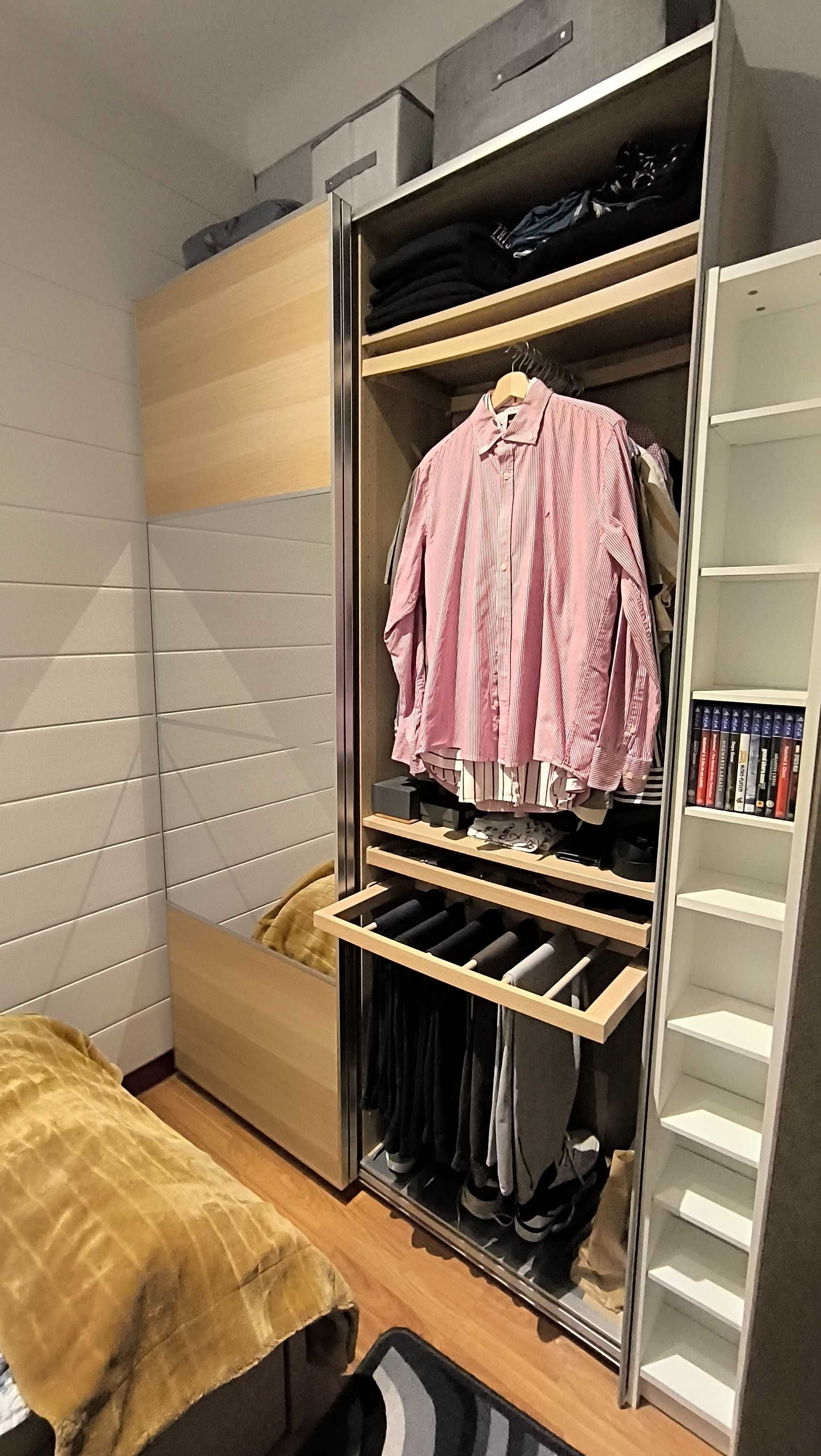 Roupeiro Ikea como novo