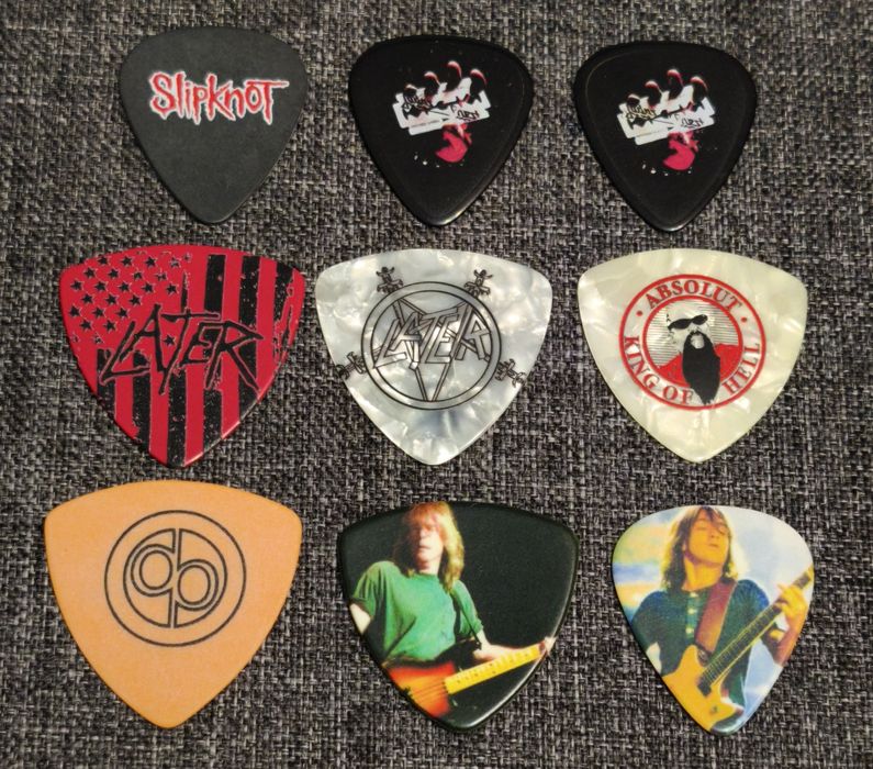 Медіатори Slipknot, Judas Priest, Slayer, Deep Purple та AC/DC.