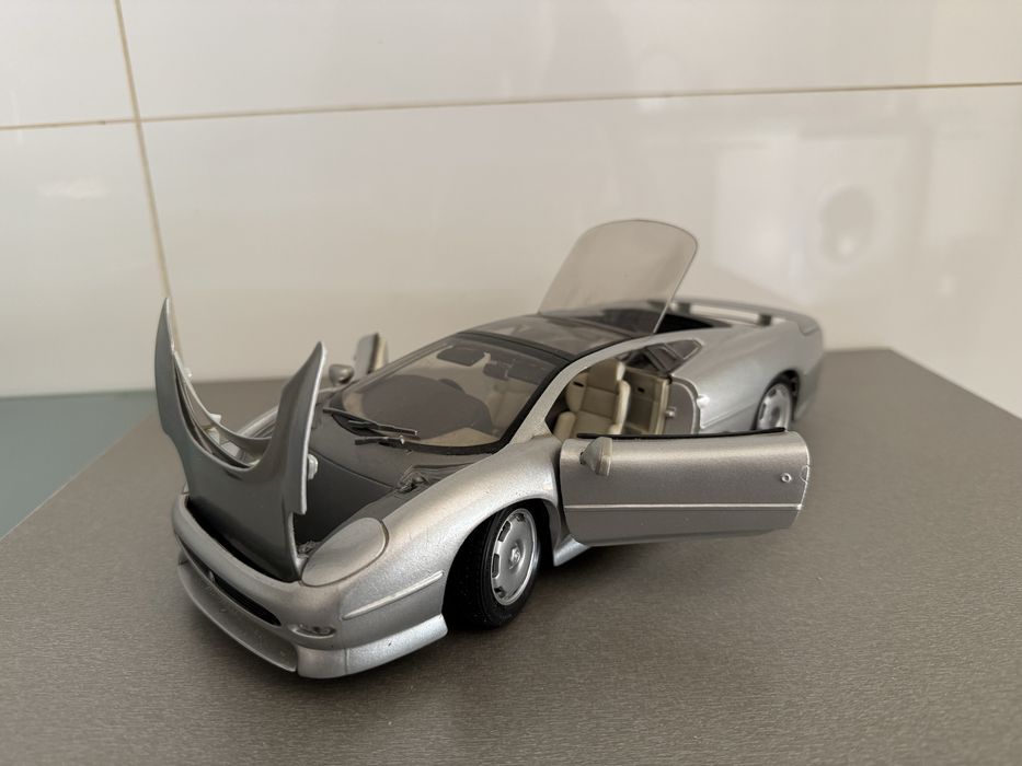 Jaguar XJ220 - Miniatura 1:18