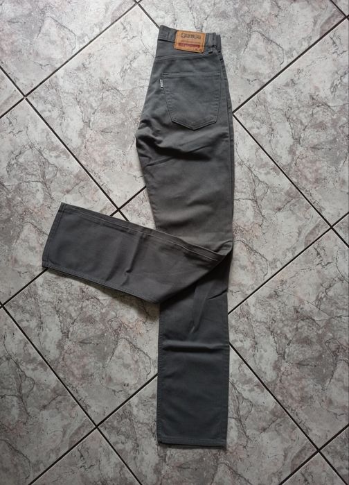- Jeansy klasyczne prążkowane damskie, stres jeans.