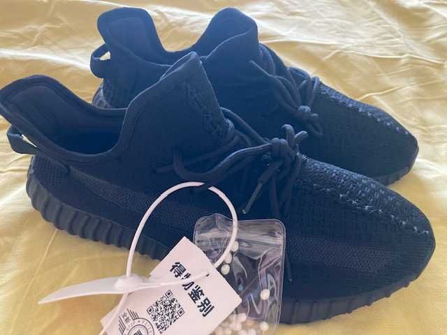 кроссовки Adidas Easy Boost  на 42 размер