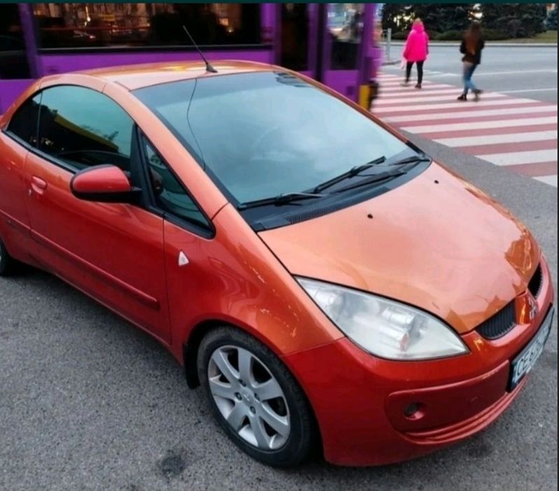 Мицубиси кольт кабриолет.