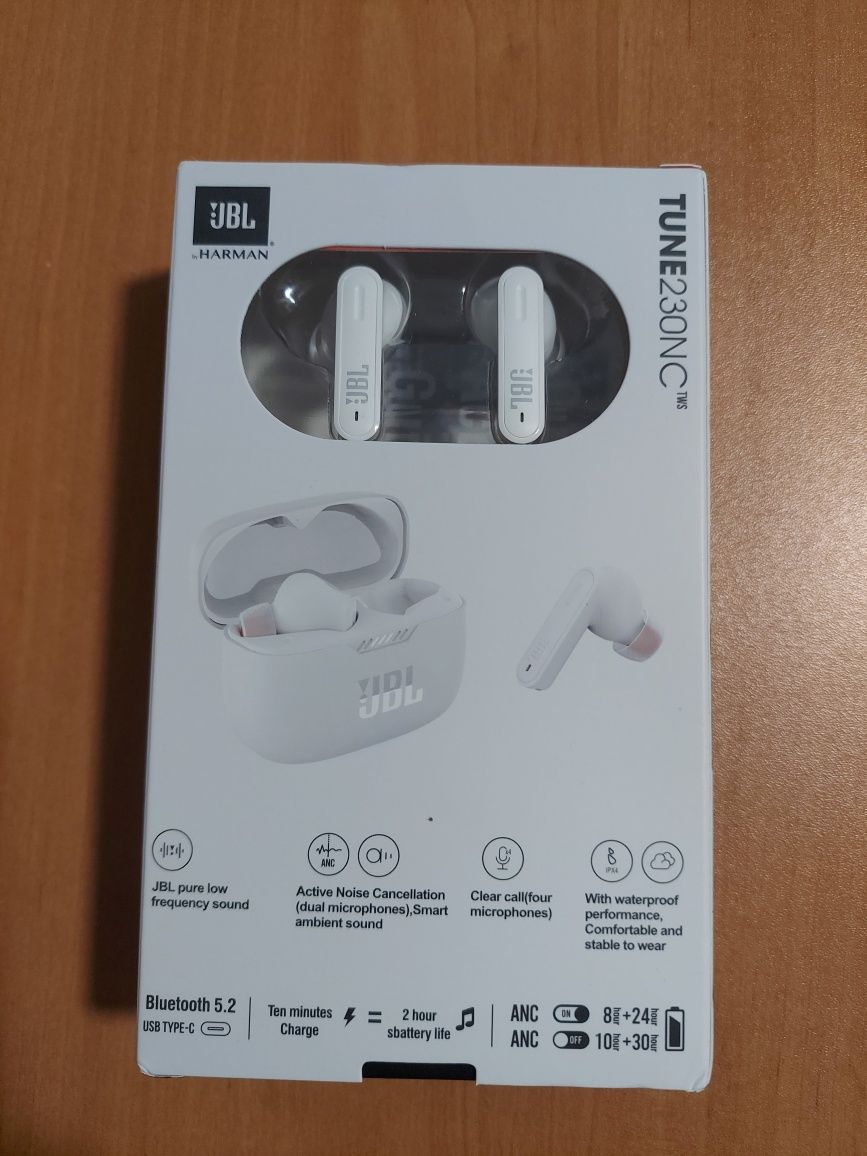 Нові безпровідні навушники  JBL