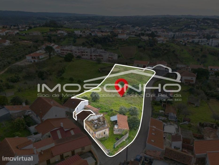 Terreno com 4107m2, Casa em ruínas e Anexos