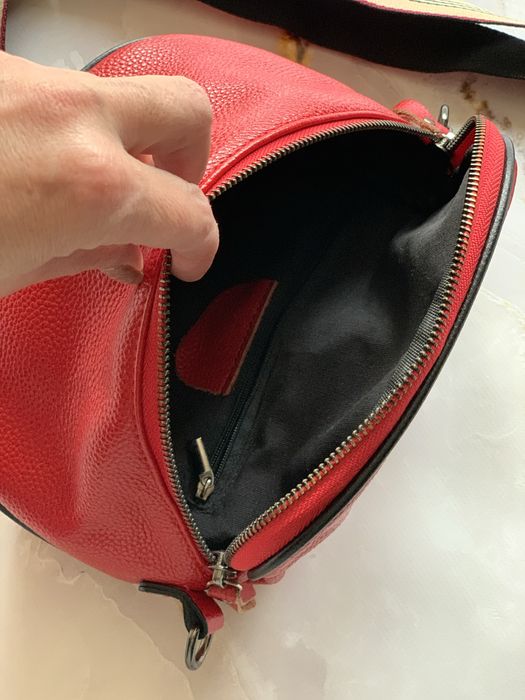 Кожаная красная бананка