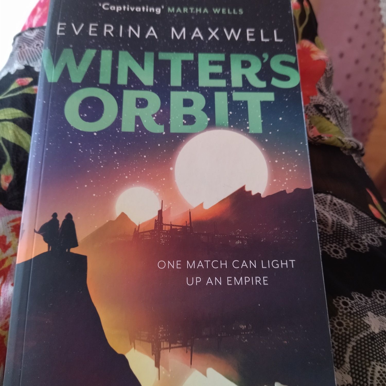 Winter's Orbit książka