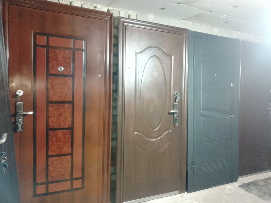 Продам двері металеві