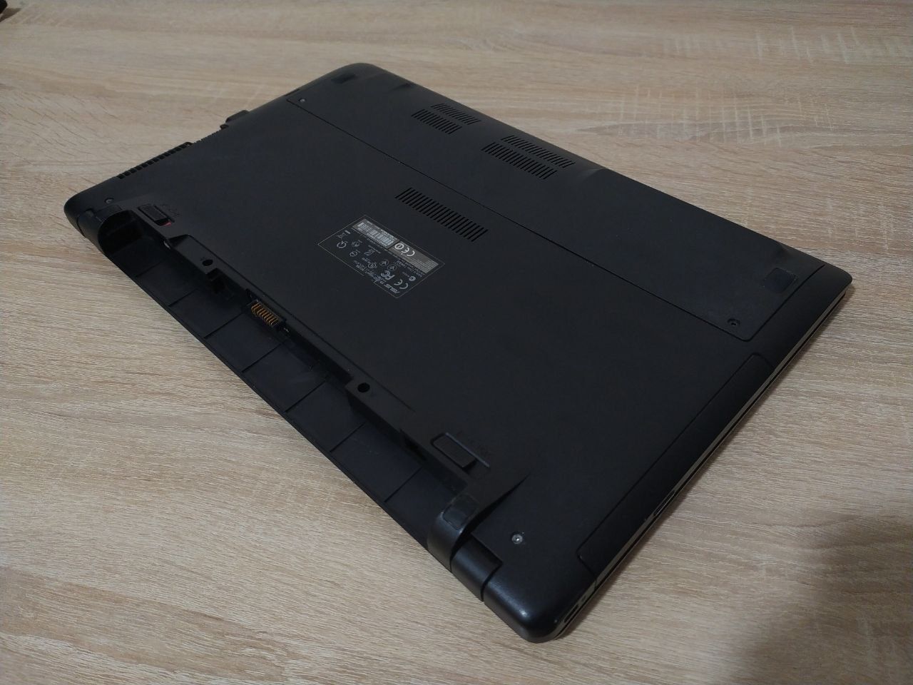 Ноутбук Asus X552C 15.6" | Intel 1007U | Nvidia 710M | 12GB RAM | 120G
