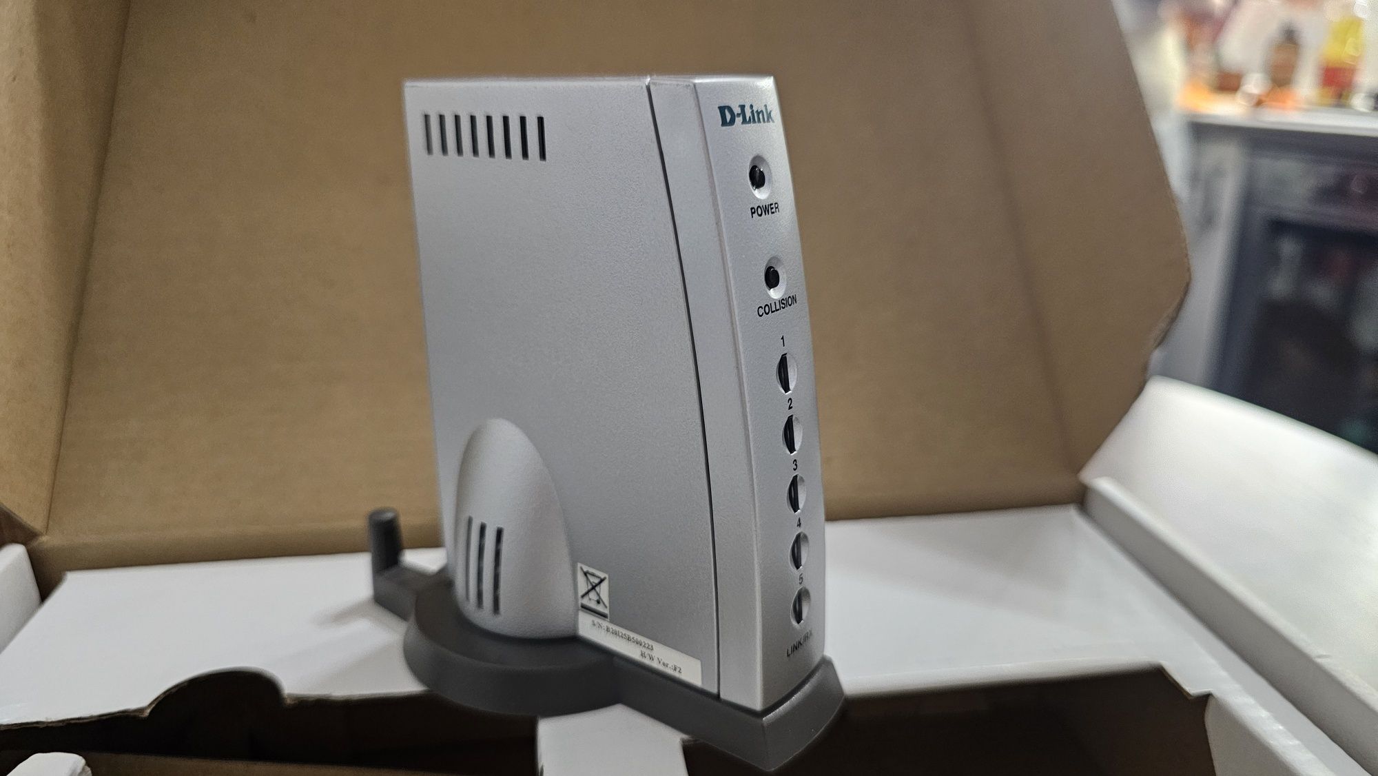 Сетевой концентратор D-Link DE805TP