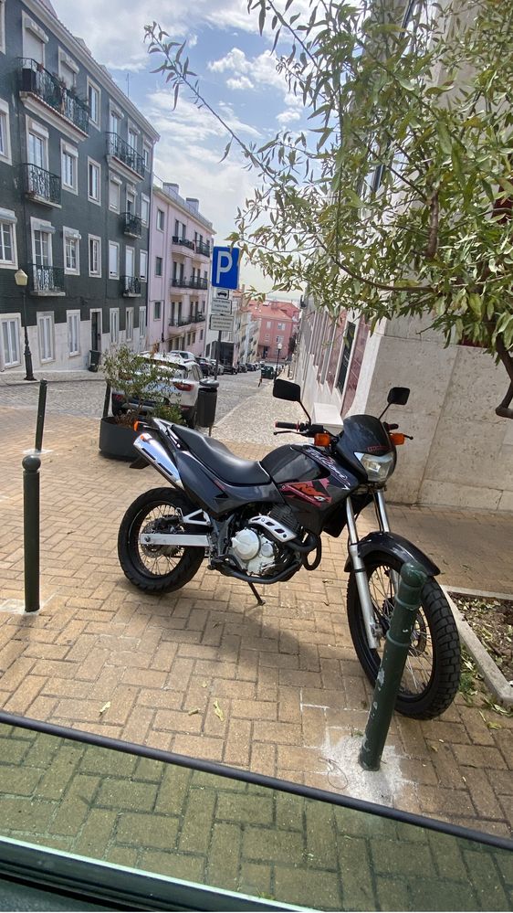 Falcon nx400 moto linda e muito nova