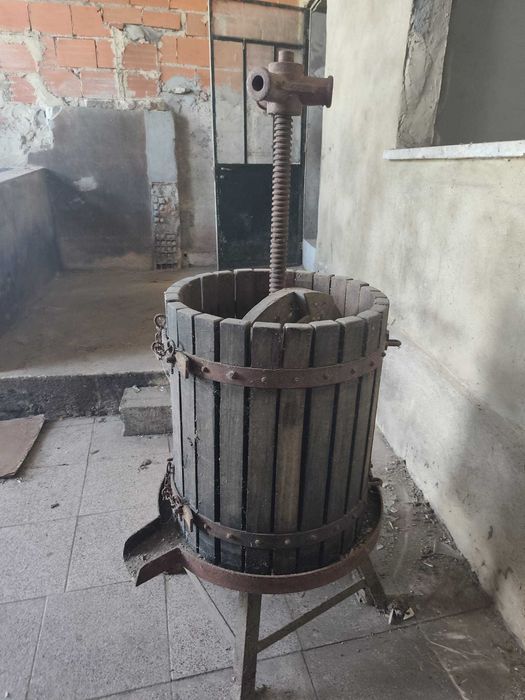 Prensa de vinho com acessórios