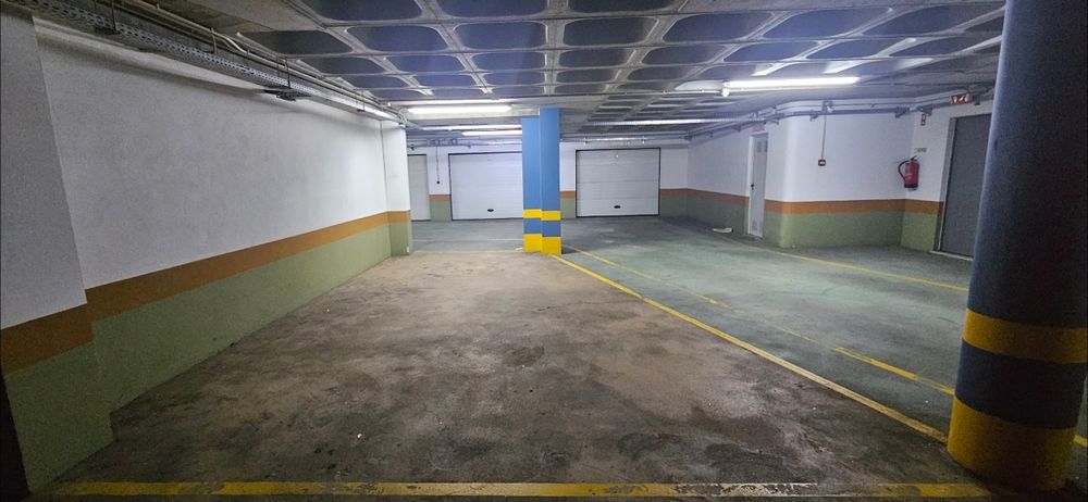 Arrendo Lugar de Garagem Duplo