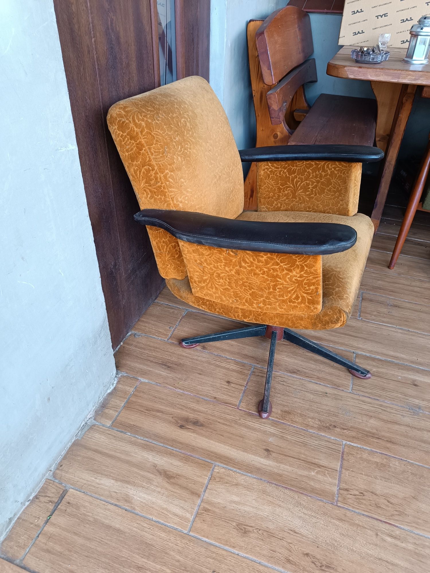 Fotel obrotowy prl z lat 60