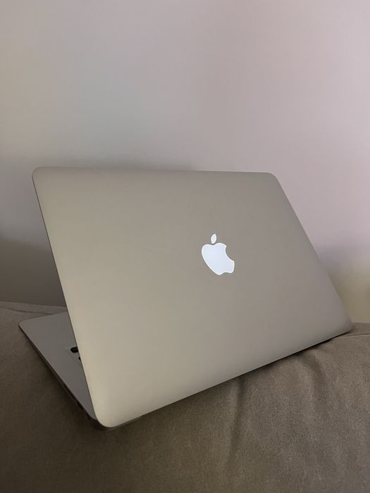 MacBook Air 13″ (2017) – i5 / 8 GB RAM / sprawny, bardzo zadbany
