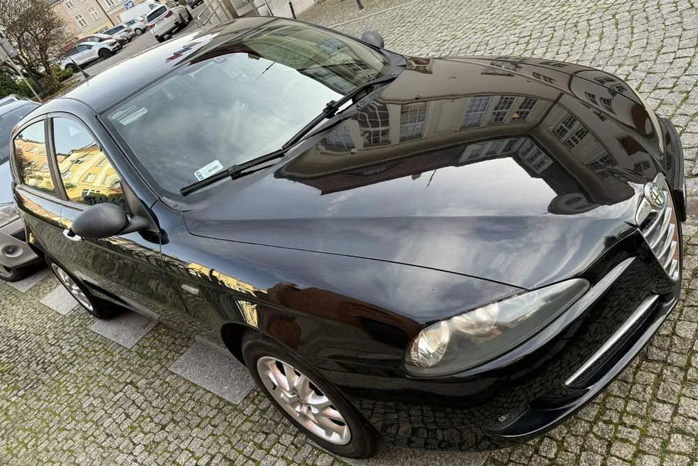 Alfa Romeo 147 Alfa Romeo 147 1.6 Twin Spark 120 KM czarna manual