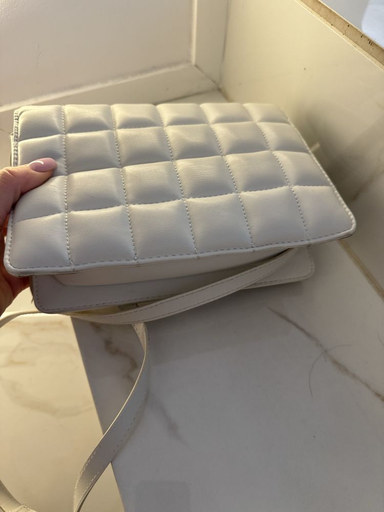 H&M torebka złamana biel jasny szary listonoszka