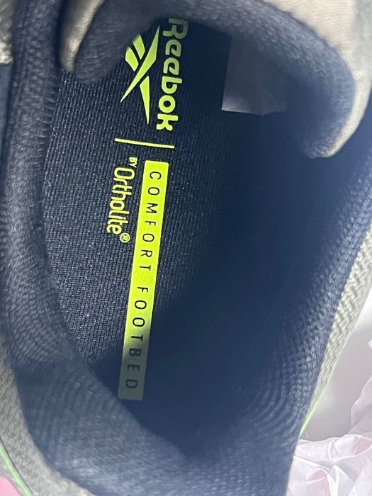 Sapatilhas de trek originais da marca Reebok novas na caixa Nº41,