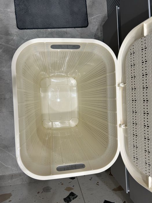 Корзина платикова кошик для білизни у ванну кімнату