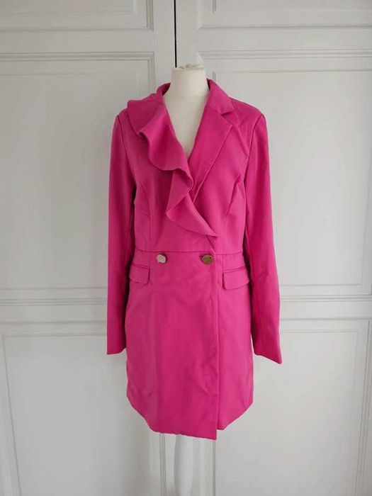 Różowa sukienka o kroju marynarki Lavish Alice r. 44