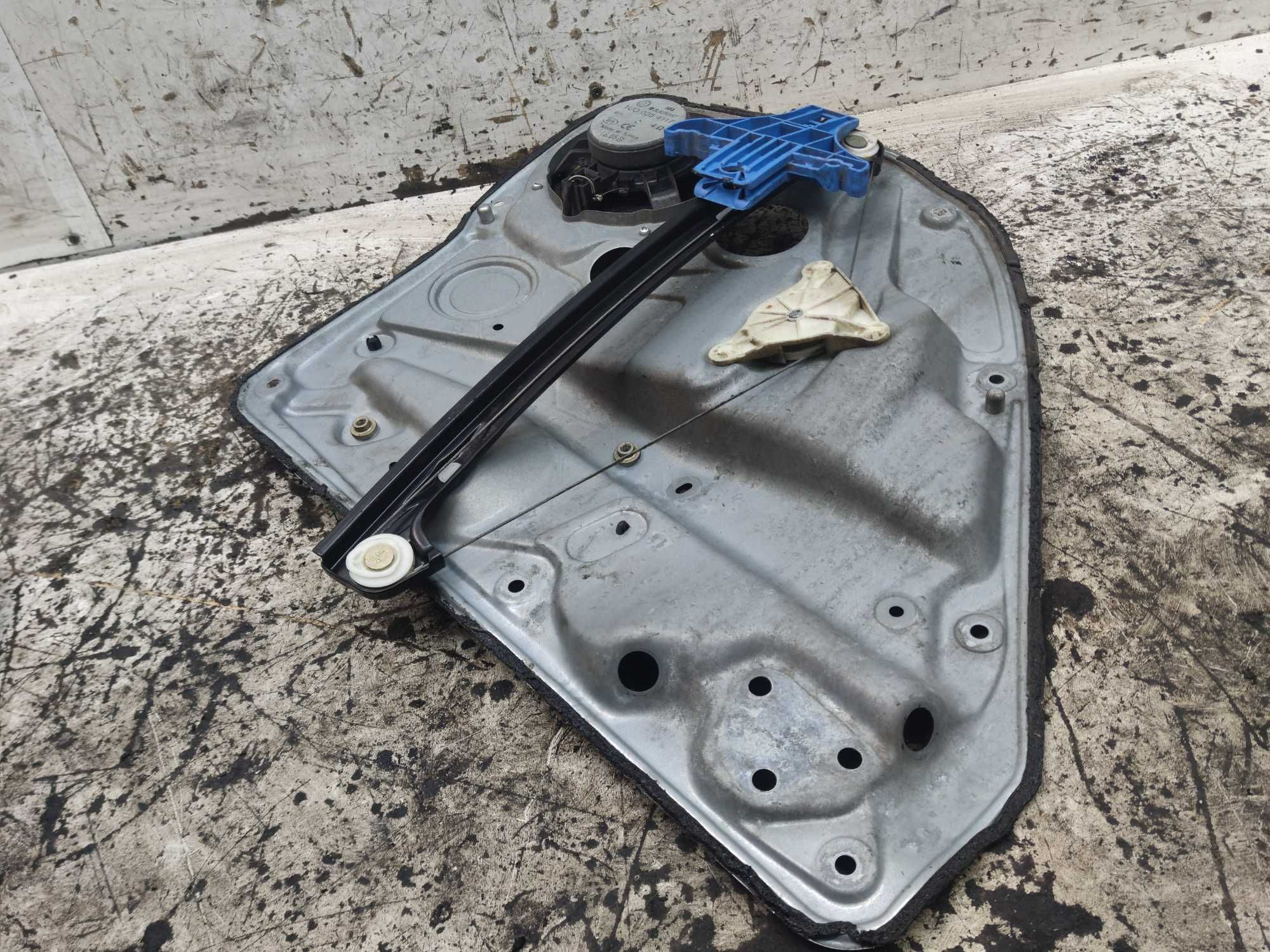 VW Golf IV Bora Mechanizm Podnośnik Szyby Prawej Tylnej Prawy Tył