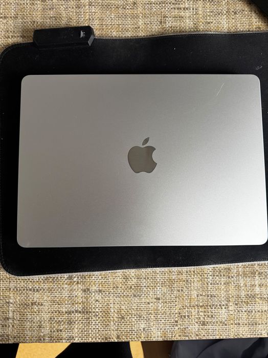 MacBook Air 13,6'' 2024  M3 8 GB 256GBB