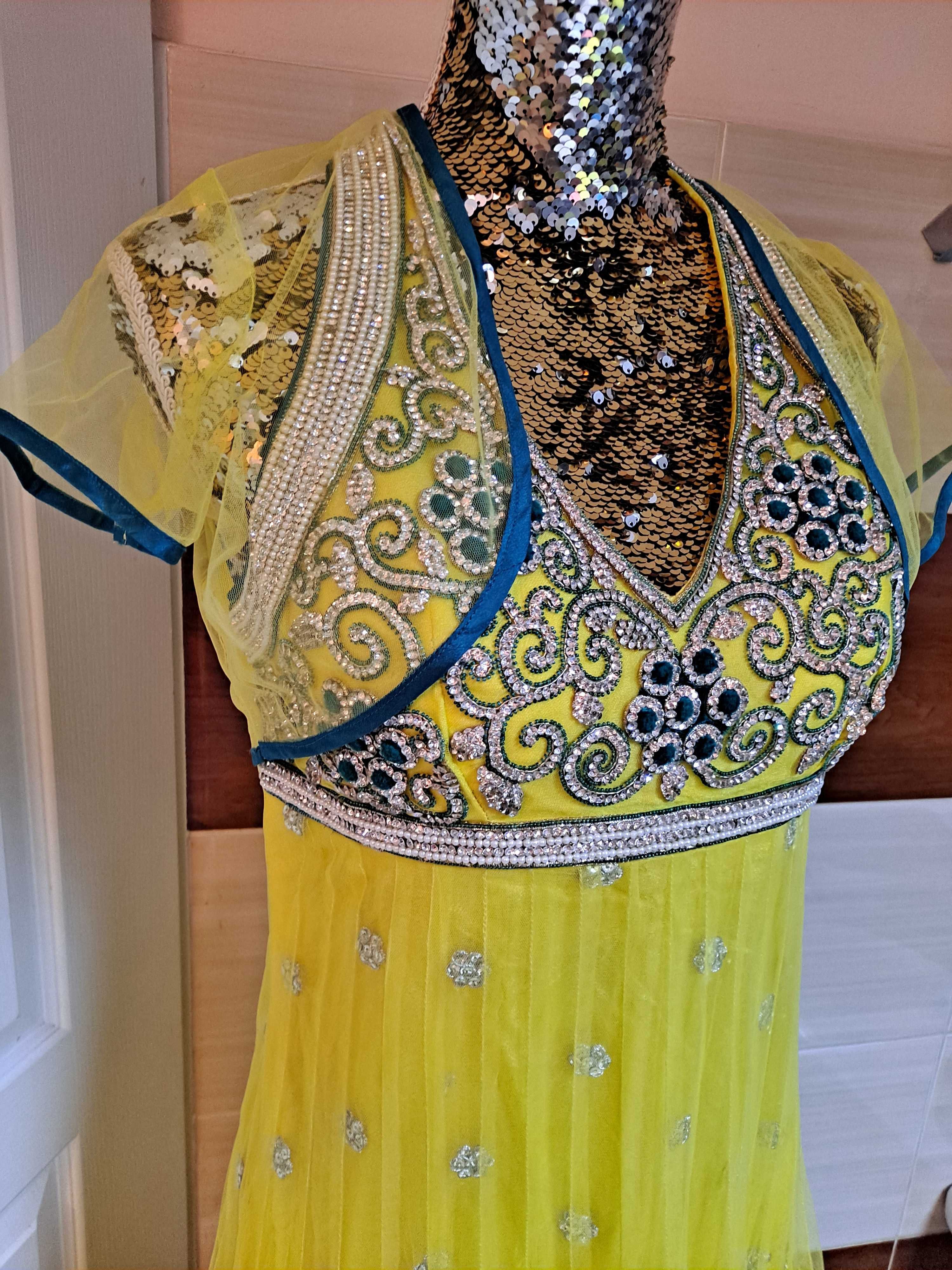 Śliczna sukienka damska Indiska.