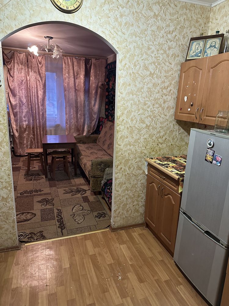 Сдам комнату в общежитии ,р-н Круга,16м,2500 грн+ СВЕТ