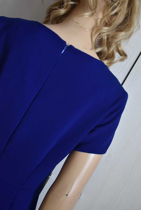 Sukienka S 36 elegancka za kolano midi prosta koronka wizytowa wesele