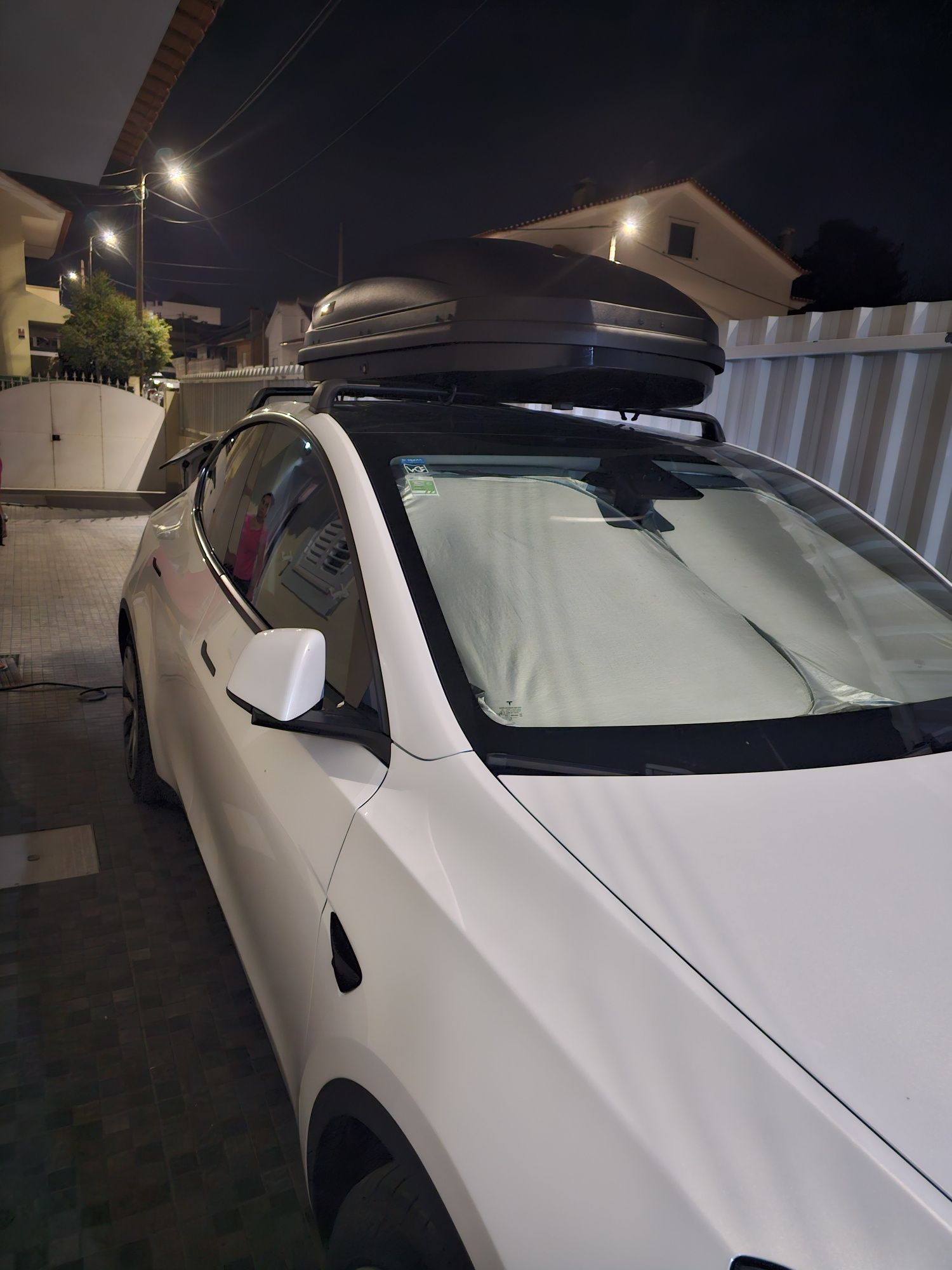 Mala tejadilho Thule 410l e barras para tesla model y ou model 3
