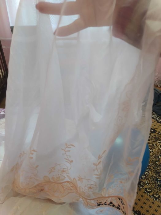 Продам тюль 2 шт 3,5 і=3,6 м за дві 350грн  і є ще такі штори