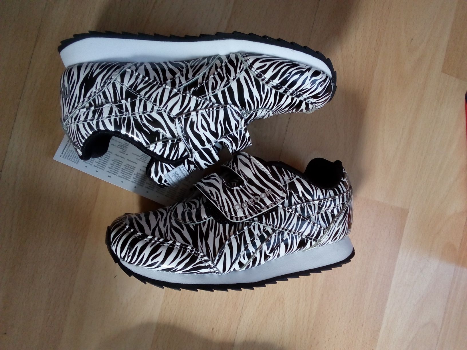 Nowe buty reebok 25,5, wkładka 16,5 cm, zebra