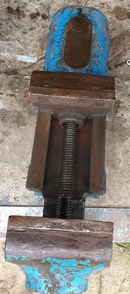 Duże imadło warsztatowe  50 kg 15 cm