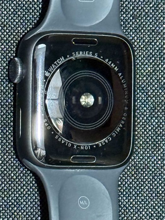 Телефон + годинник + навушники і зарядне