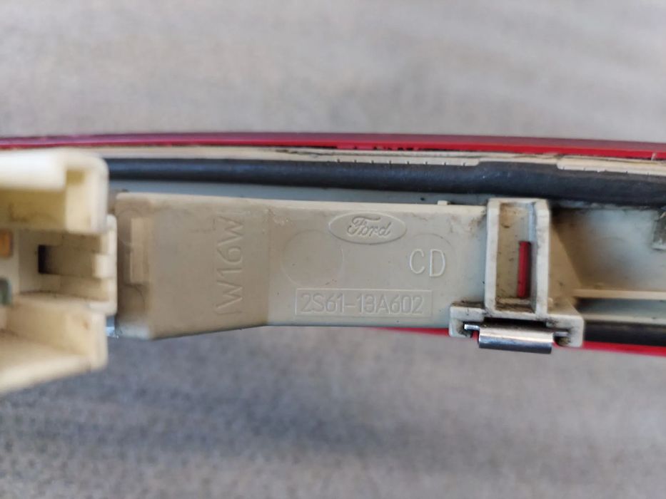 Luz stop adicional / 3º stop FORD Fiesta V (JH_, JD_)