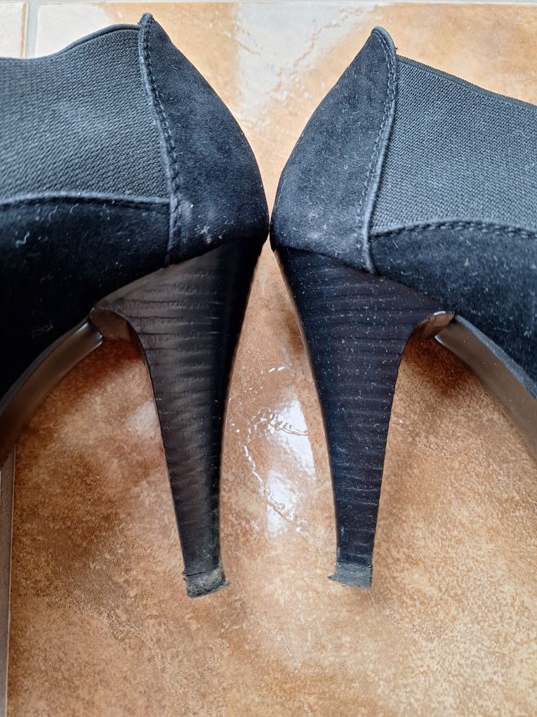 Buty na platformie botki zamszowe czarne r.39