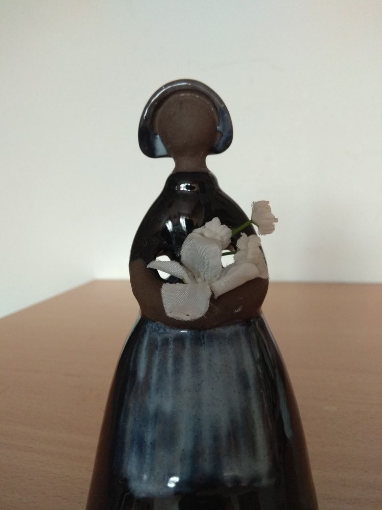 Ceramiczna figurka. Kobieta Amiszka. Elsi Bourelius.