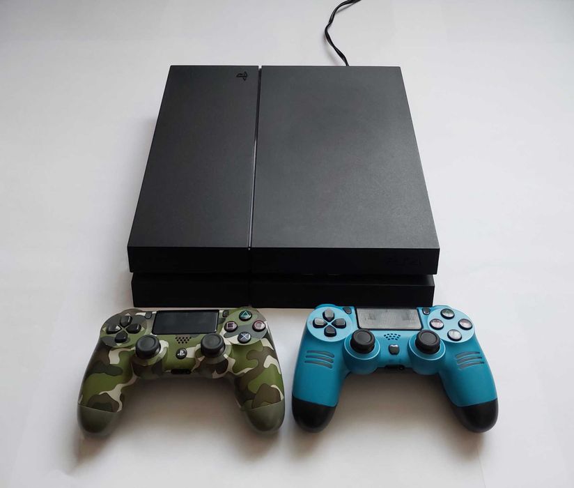 PlayStation 4, модель CUH-1216A. 1 ТБ.