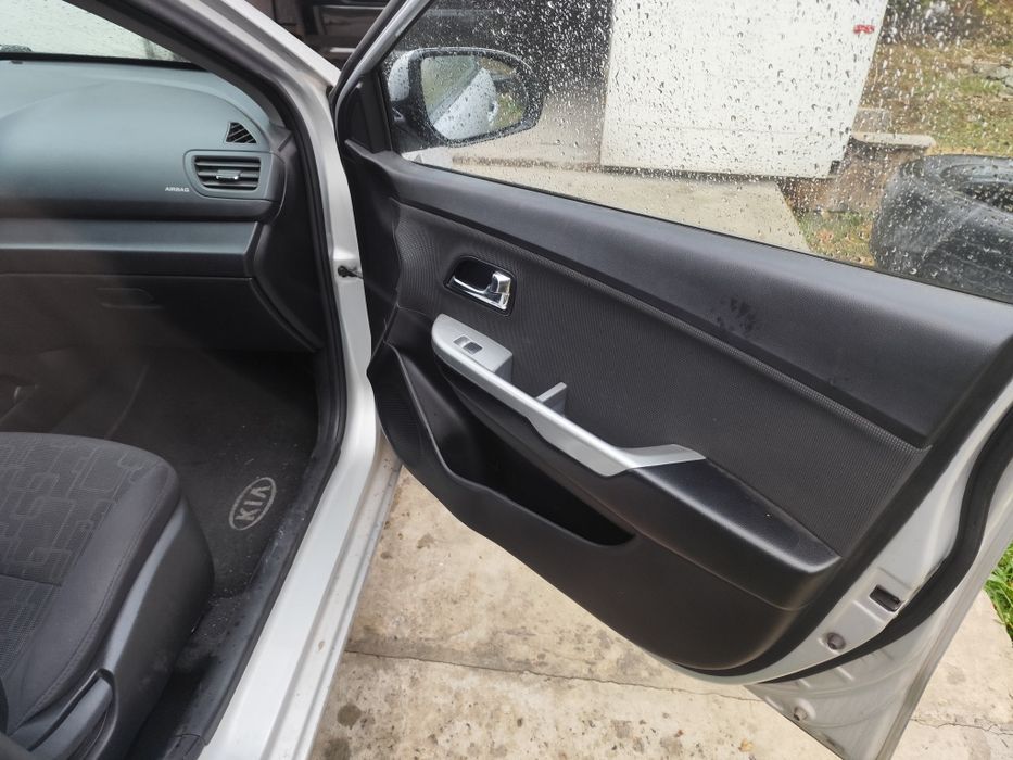KIA RIO 2013г 1.6 в отличном состоянии