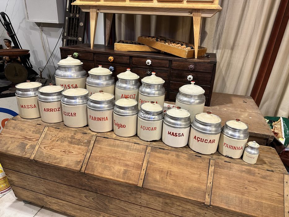 Latas de cozinha antigas em chapa/esmaltadas!