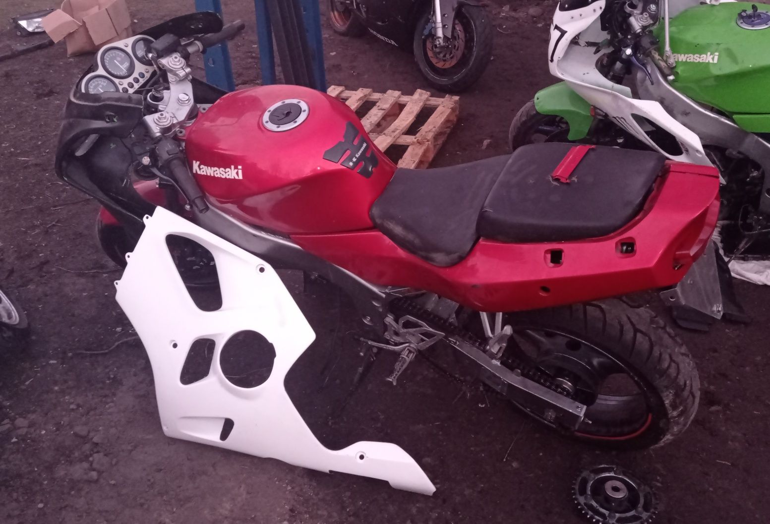 Kawasaki 600 zxr zx6r części gaźnik airbox lagi koło wiązka pompa tryb