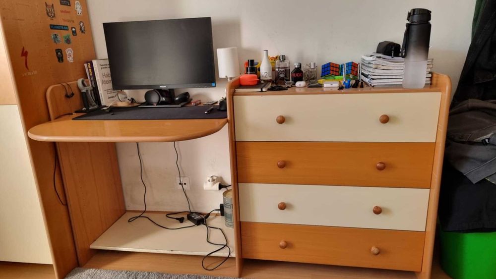 Conjunto Roupeiro, Secretária e Cómoda da Just4Kids em Carvalho