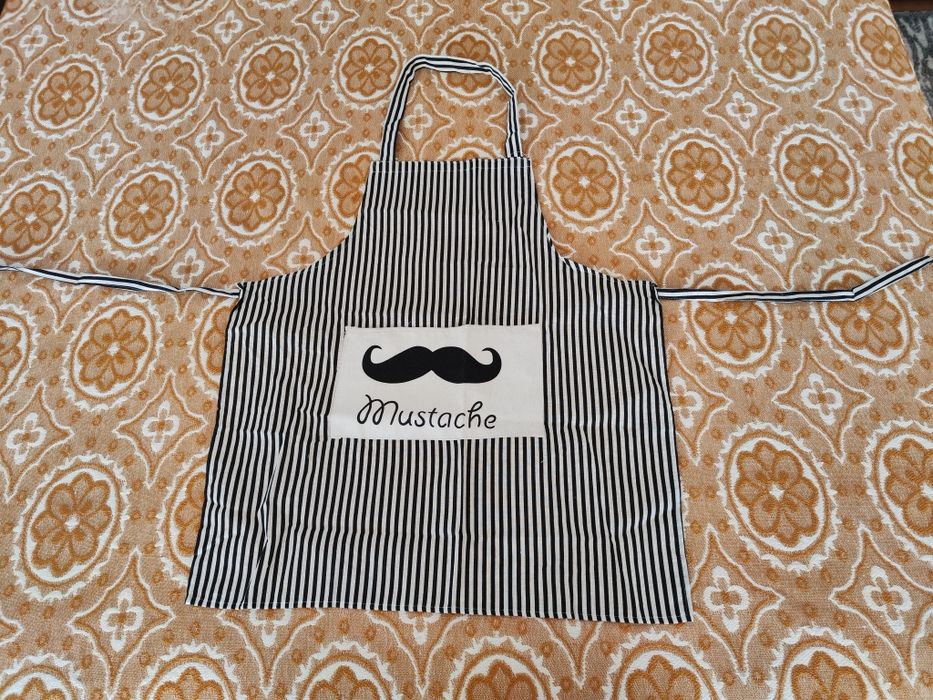 Avental Mustache