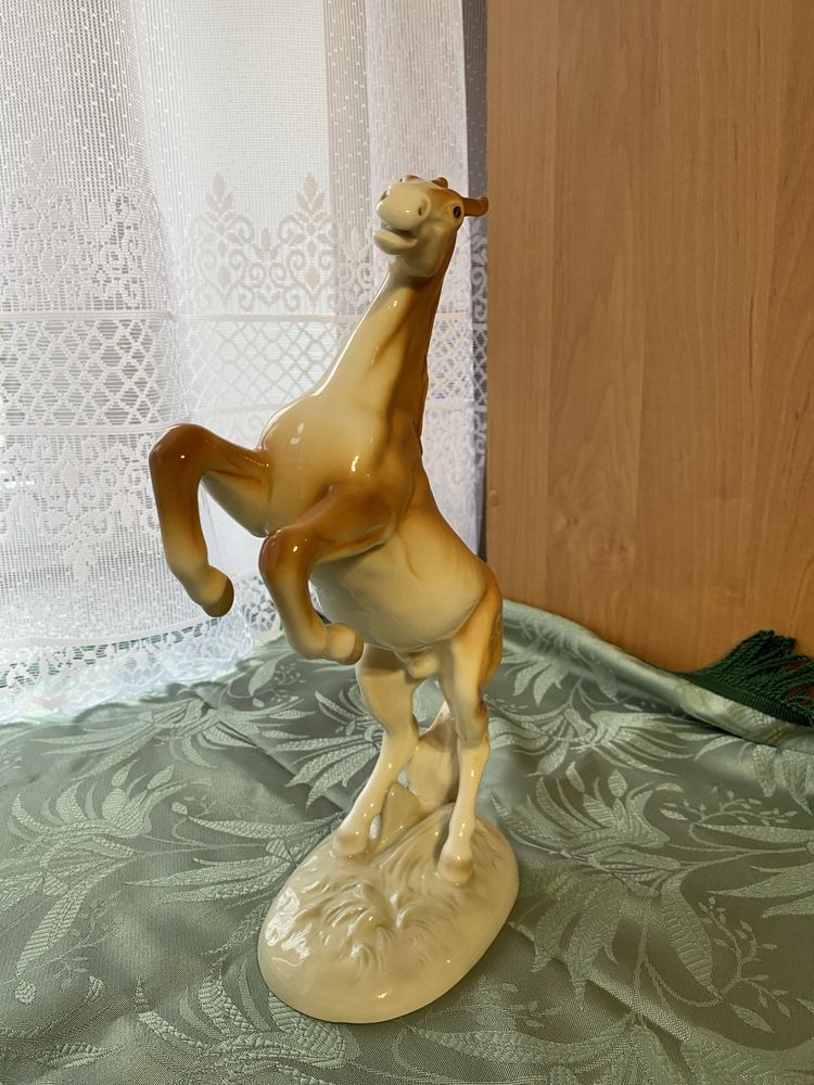 Porcelanowa figurka konia Czechosłowacja