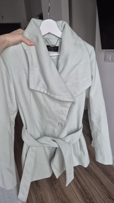 Płaszczyk damski Mohito rozmiar M