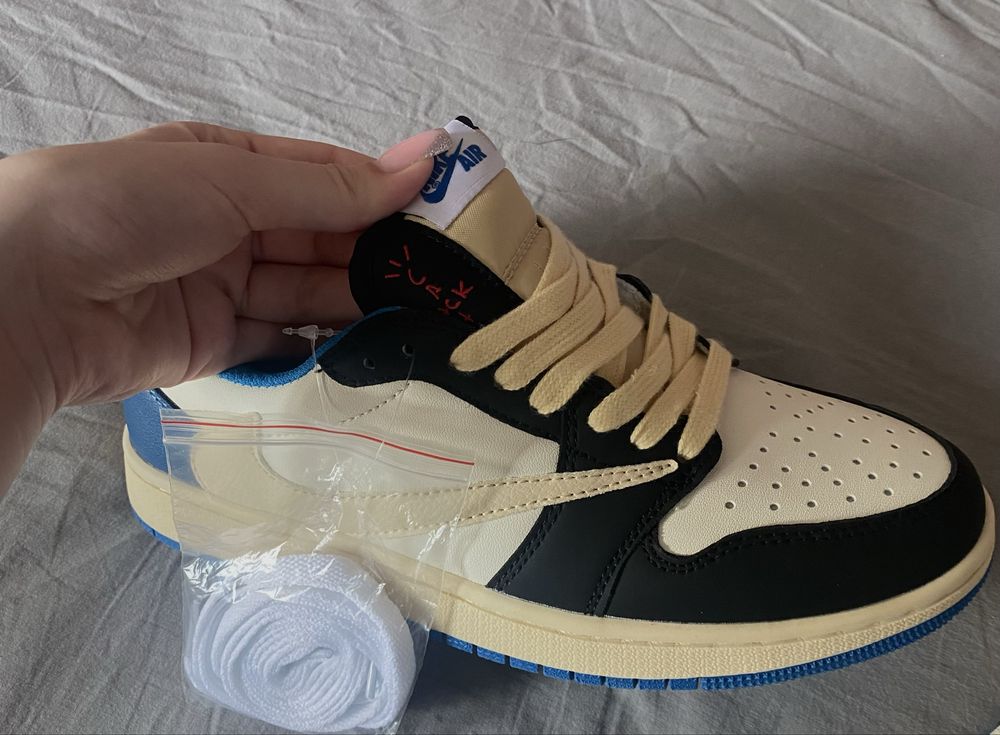 Air Jordan 1 Low Fragment x Travis Scott