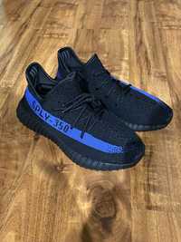 Buty 42 czarne z niebieskim paskiem