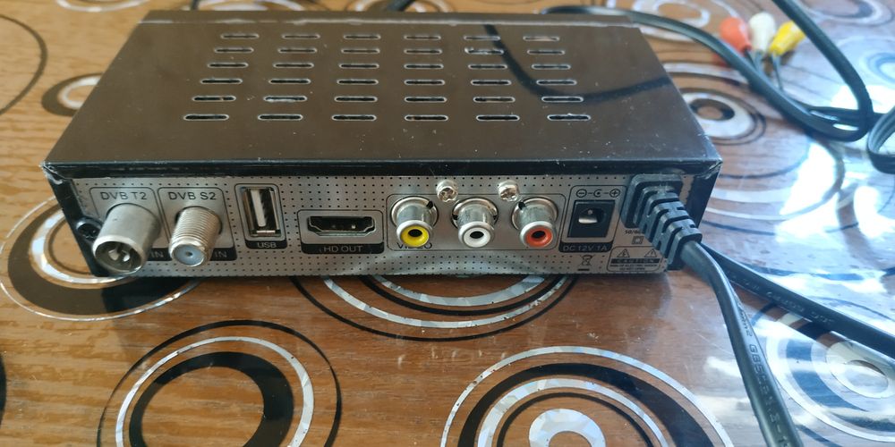 Ресивер (Т2 + спутник+ iptv) TIGER Combo