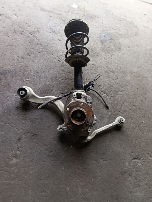 Zwrotnica  lewa piasta  xdrive x drive f20 f30 komplet