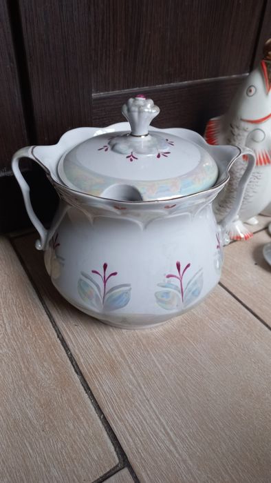 Статуетка майоліка, порцелянова